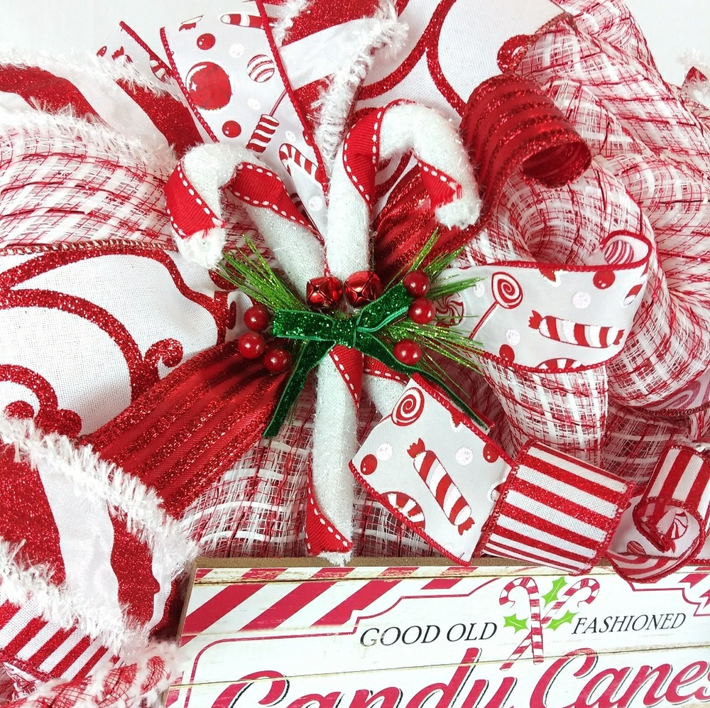 SOLD🎀Christmas Candy Cane Holiday Welcome Wreath - Picture 2 of 8